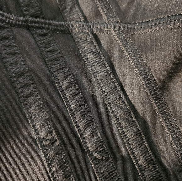 ADIDAS CLIMATE CAPRI LEGGINGS BLACK SIZE MEDIUM - Picture 4 of 6